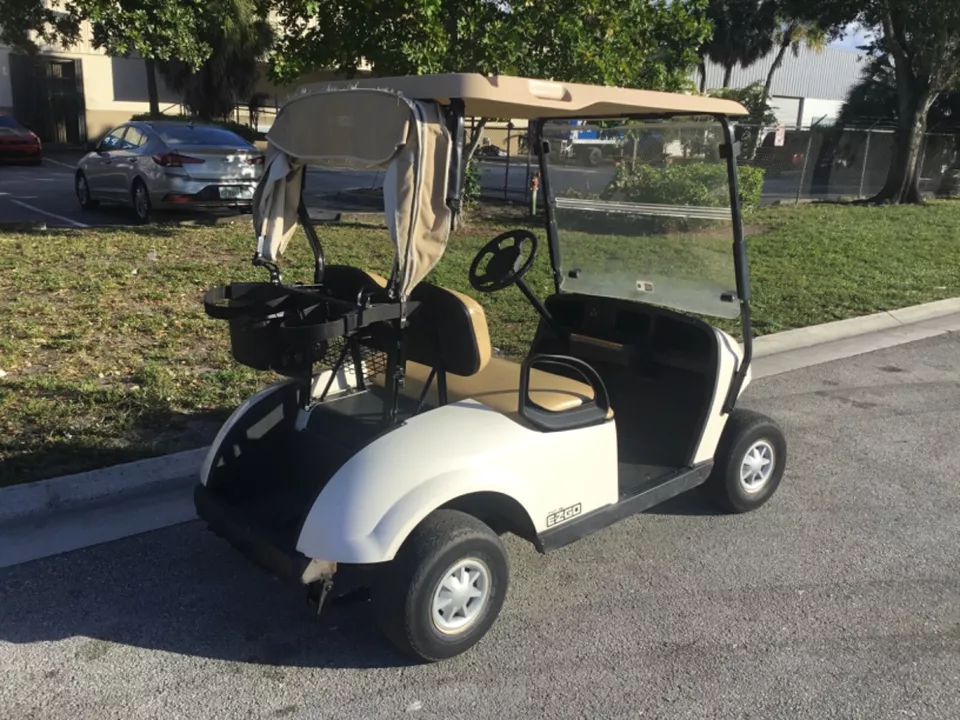 white 2018 ezgo LITHIUM BATTERY 48v